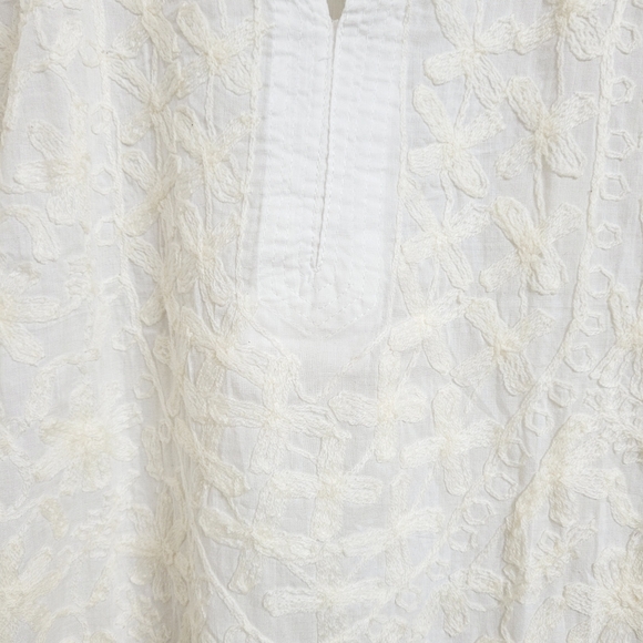 White Embroidered Kurti - Picture 3 of 3
